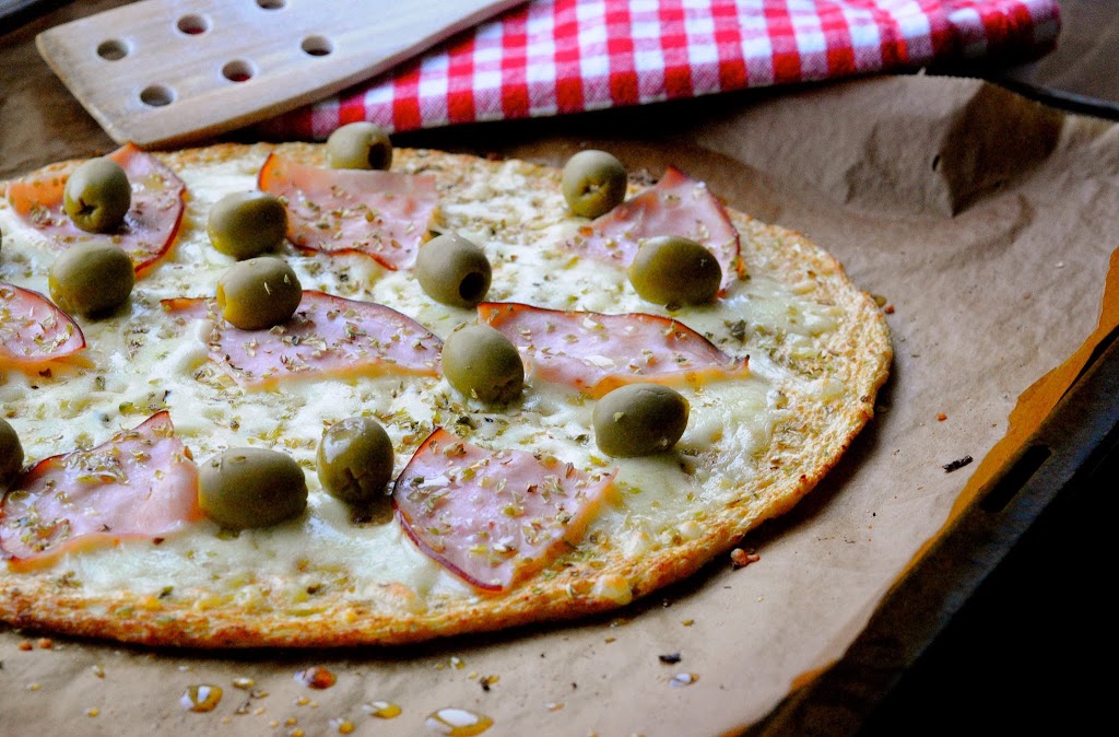 blomkålspizza opskrift frisk fra ovnen