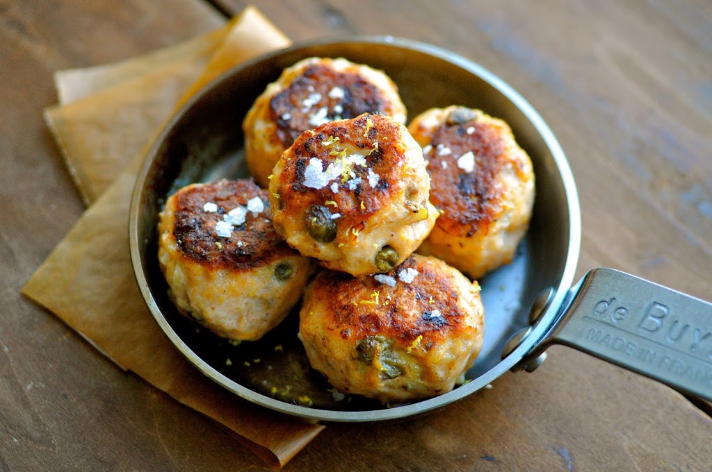 Laksefrikadeller