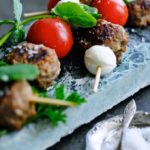 Nem hverdagsmad - oksefrikadeller på spyd