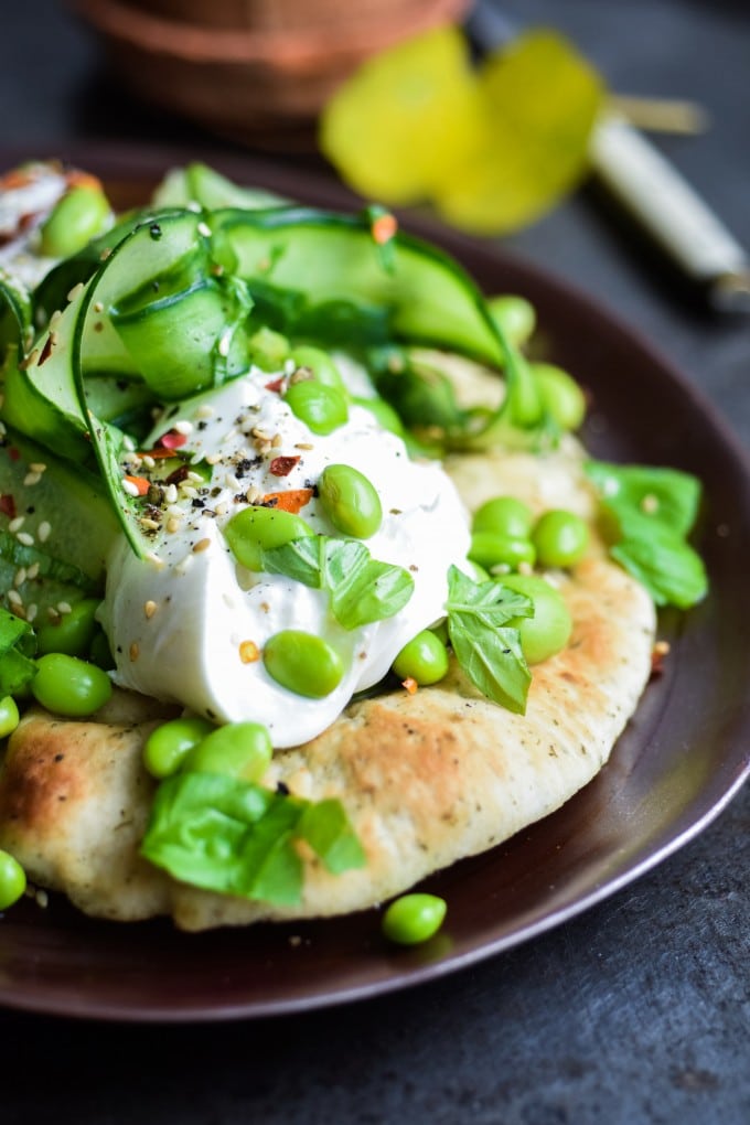 Opskrift på naanbrød med burrata af julie karla