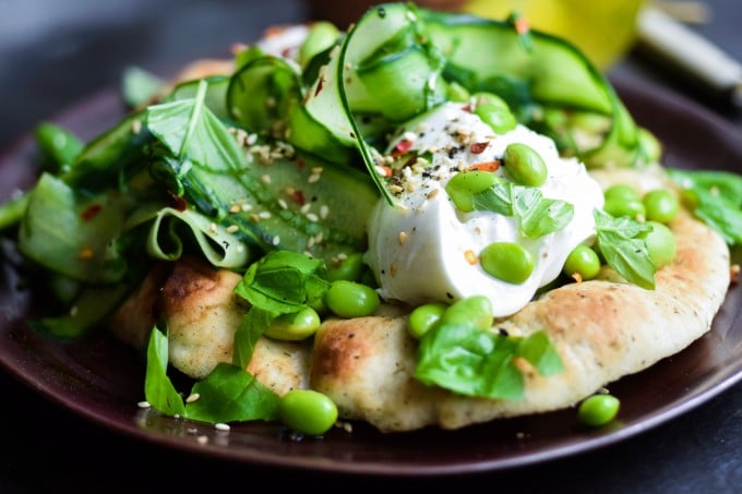 Opskrift på naanbrød med burrata