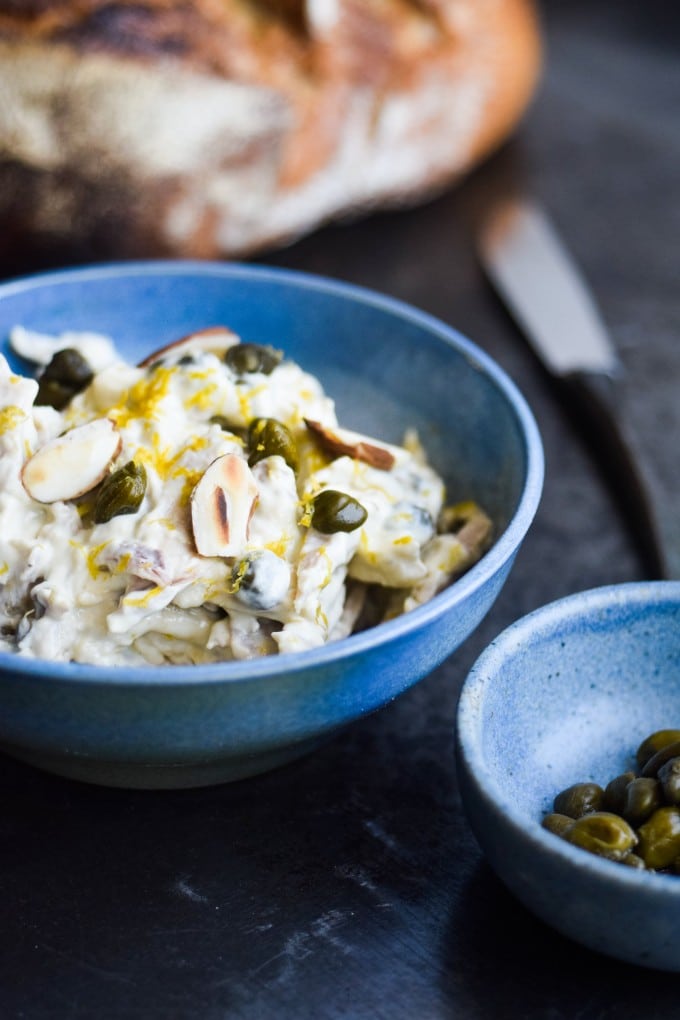 Lækker kyllingesalat på brød