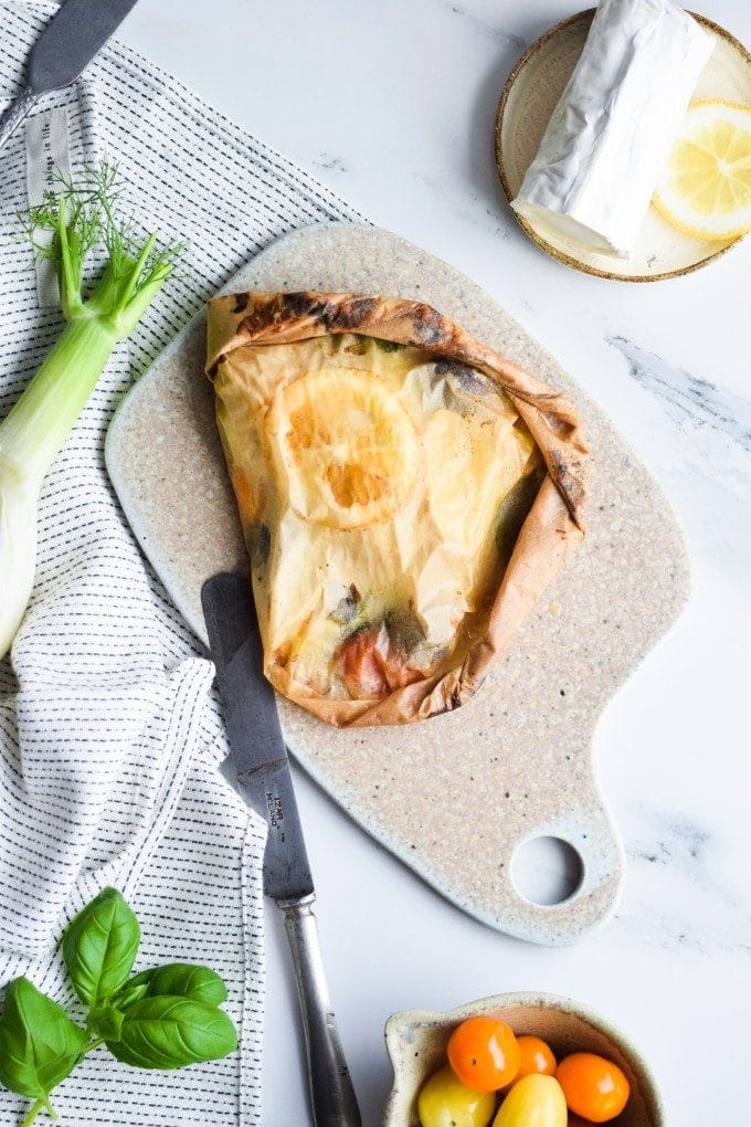 Lukket fisk en papilotte