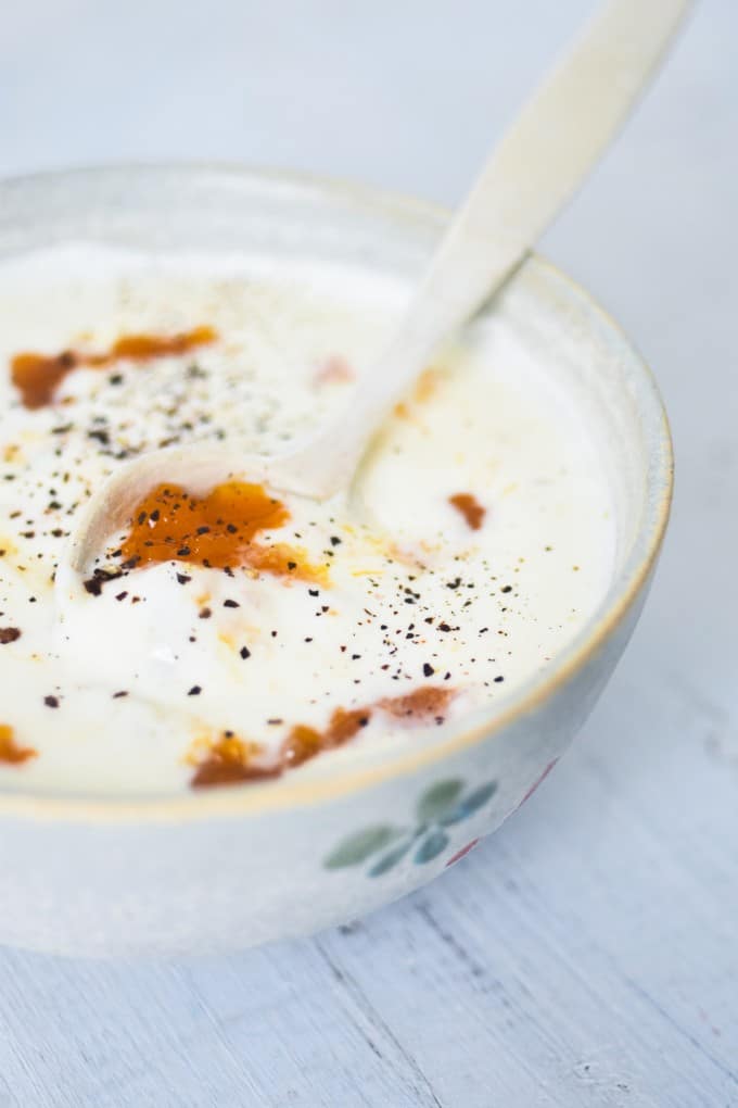 salat med græskar og dressing med mango