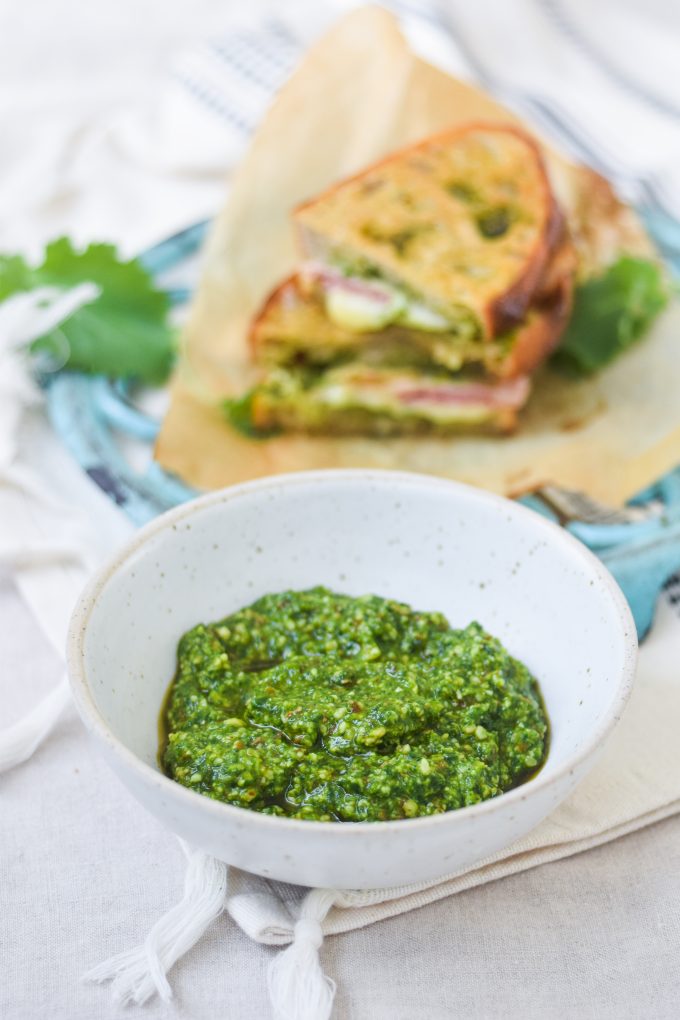 toast opskrift med pesto