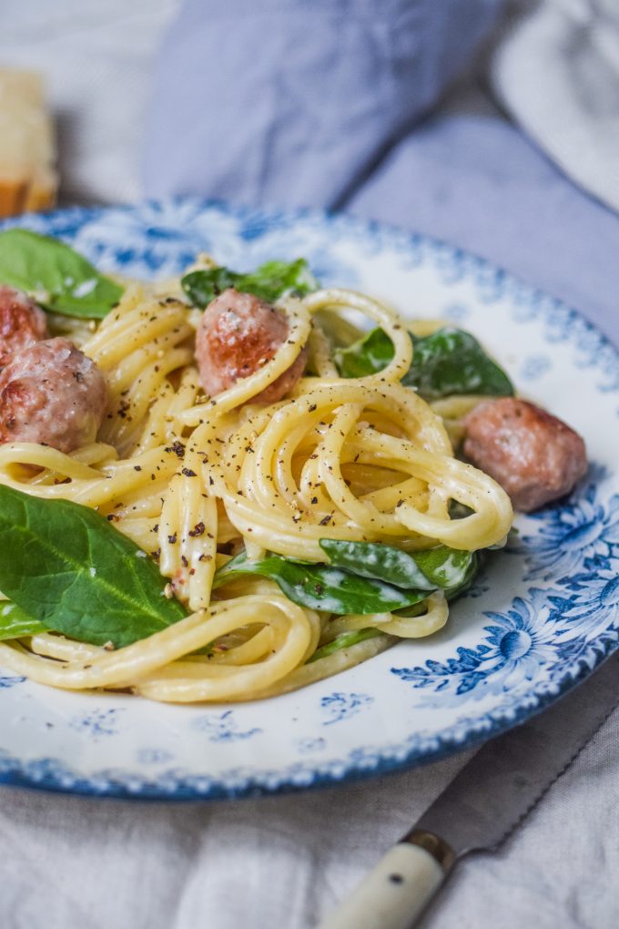 Pasta med salsiccia kød