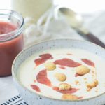 Rabarber koldskål med rabarberpuré