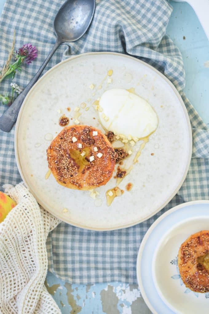 æbledessert med hele æbler