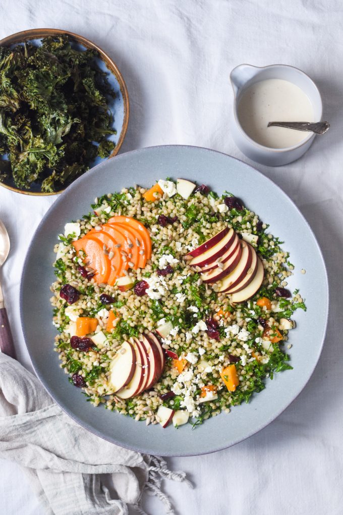 Perlecouscous salat med grønkål