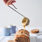 vegansk bananbrød med karamel