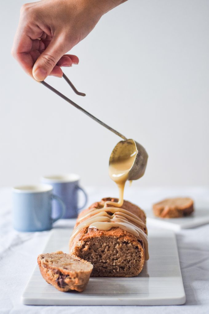 vegansk bananbrød med karamel