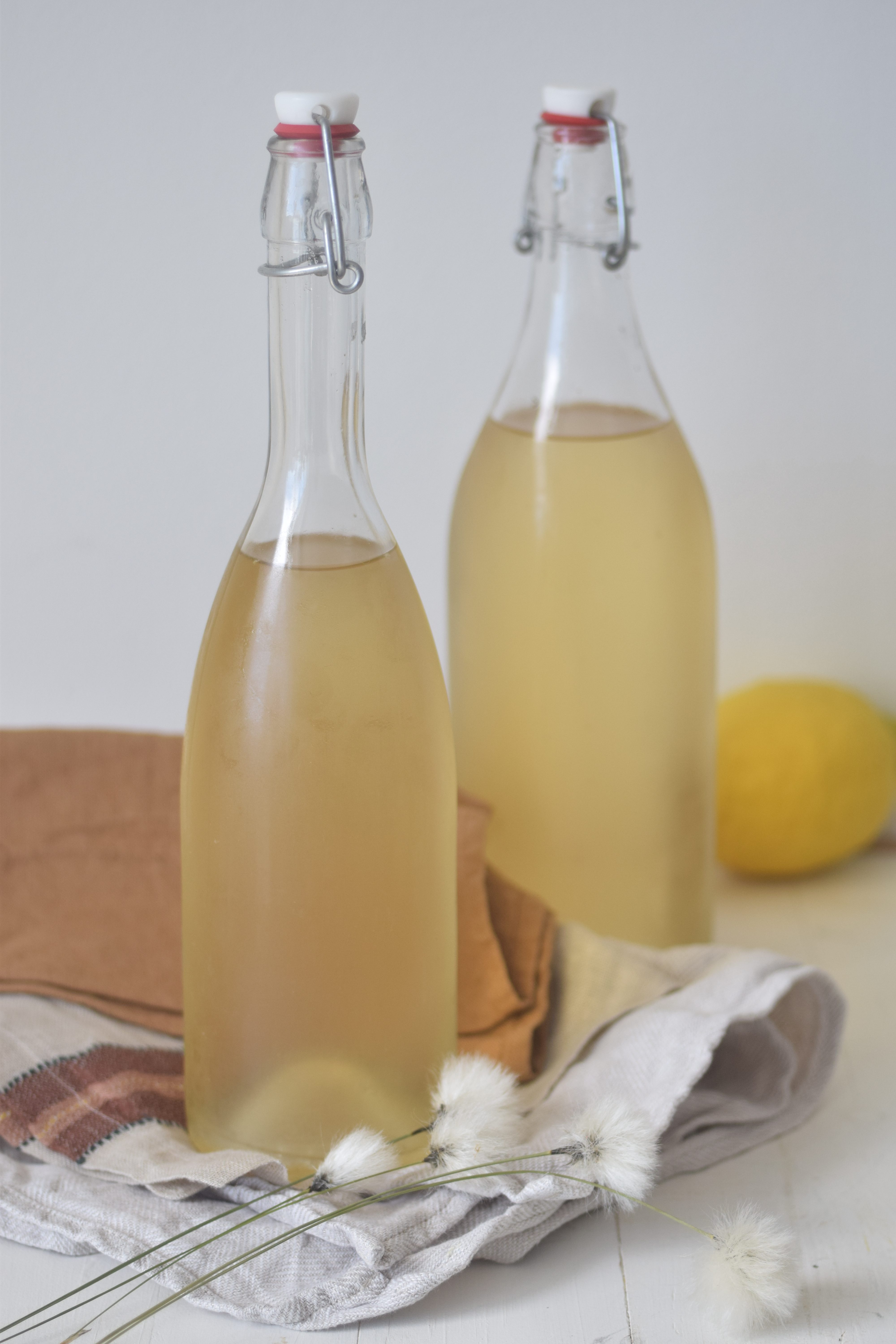 Hyldeblomstsaft opskrift med citron