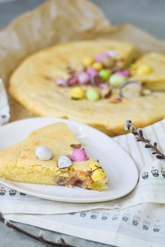 påskekage med citron og hvid chokolade